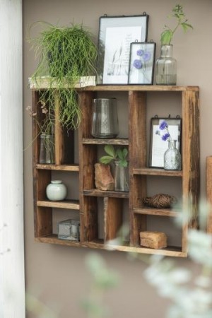 Vegghylle med ulike rom UNIKA